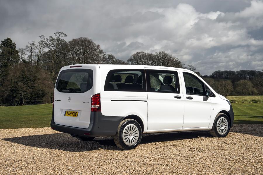  Mercedes-Benz Vito Tourer Pro 2015 года  (UK) (фото 7 из 10)